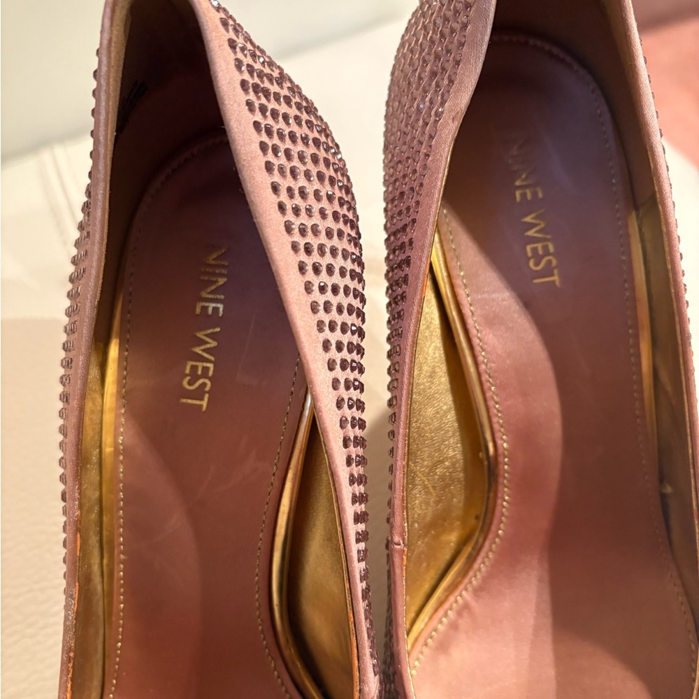 Nine West Pink Heels Classic Pointed Toe - Picture 3 of 7